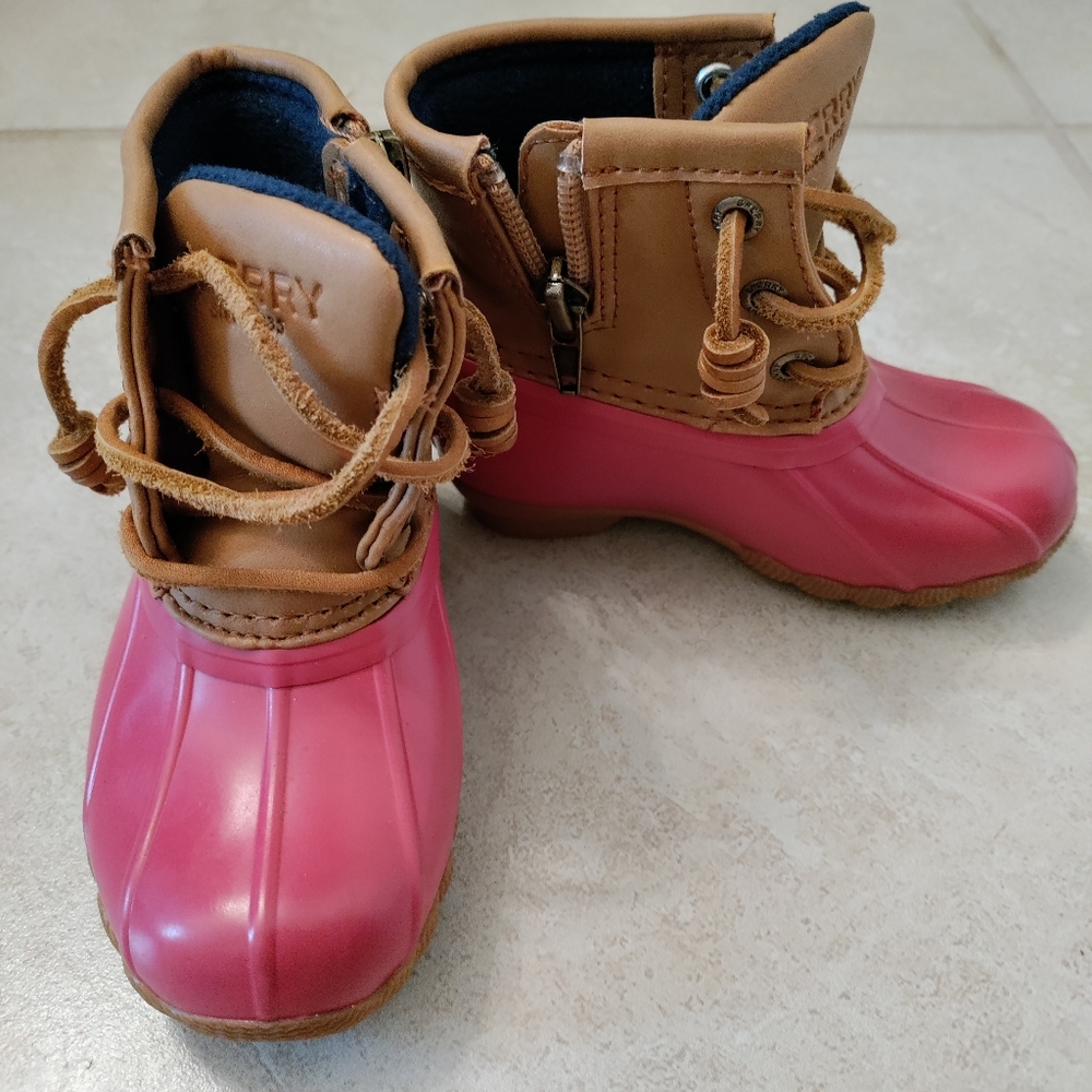 Kids Pink Sperry boots